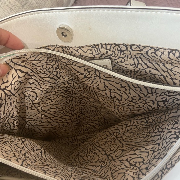 COPY - Beautiful Max Studio bag. - Picture 11 of 14